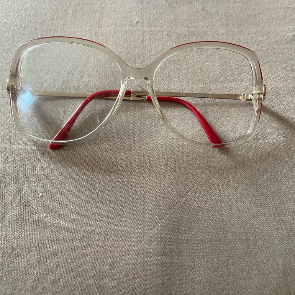ISO OF A LENS THAT FITS THIS FRAME. 55mm 15mm 130mm Gucci GG 2304